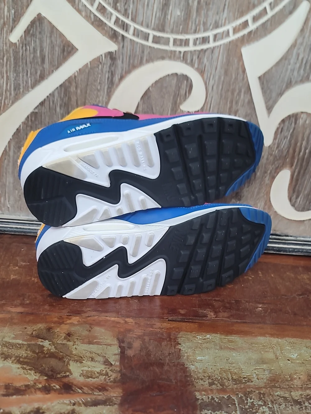 Nike bold colorblock